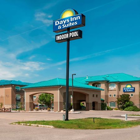 Days Inn & Suites By Wyndham Brandon Esterno foto