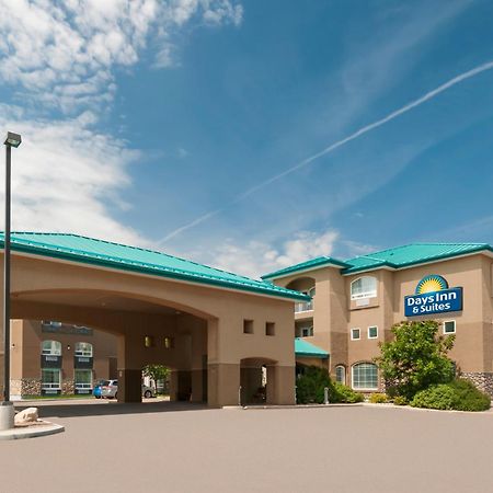 Days Inn & Suites By Wyndham Brandon Esterno foto